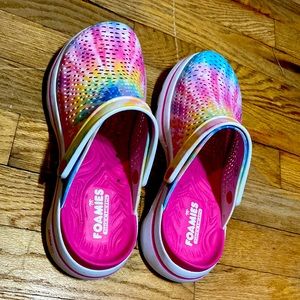 Skechers, multicolored and size 8